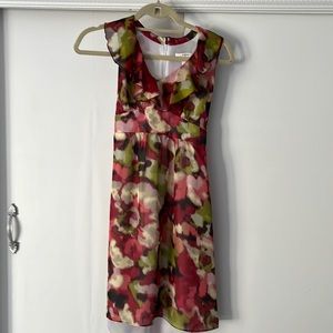 Sleeveless Dress with ruffle neck